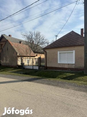 Eladó családi ház Lesenceistvándon 