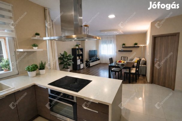 Eladó családi ház Maroshegyen