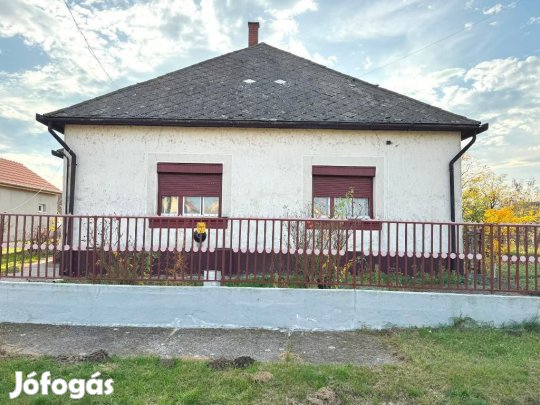 Eladó családi ház Nagyivánon