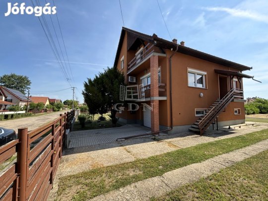 Eladó családi ház Nagykáta, KÉTGENERÁCIÓS LEHETŐSÉGEKKEL!