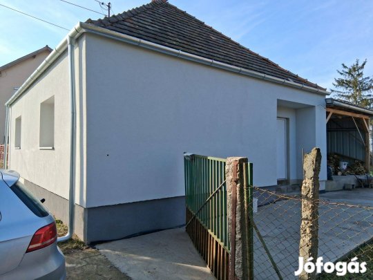 Eladó családi ház Páliban !