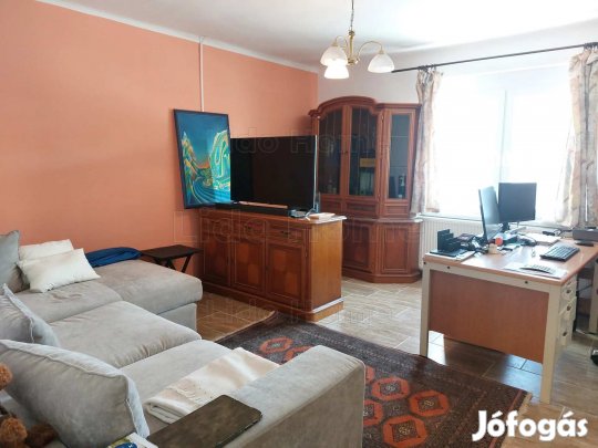 Eladó családi ház Paton