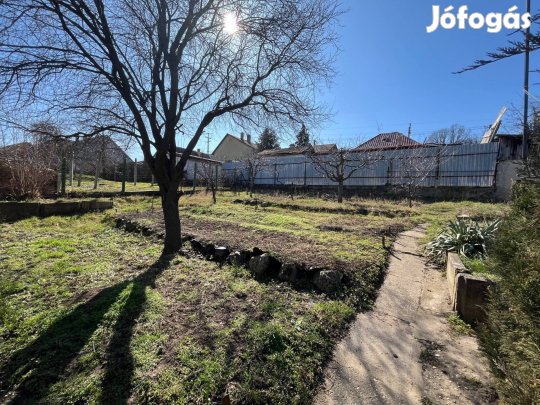 Eladó családi ház Pécel csendes utcájában - kiváló lokációval