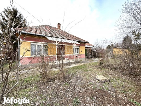 Eladó családi ház Pilis, Saroktelken, lévő családi ház!