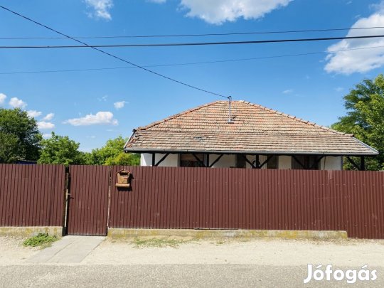 Eladó családi ház Pusztavacs