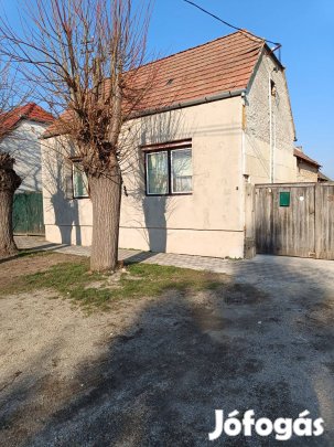 Eladó családi ház Rábaszentandráson !