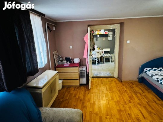 Eladó családi ház Ráckeve központjában kiváló befektetési lehetőség!