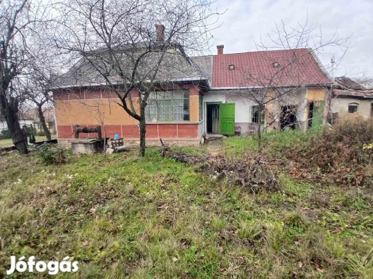 Eladó családi ház Rédén!