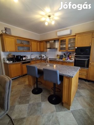 Eladó családi ház Sümeg