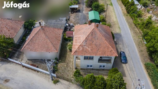 Eladó családi ház Szentlőrinckáta, Csendes utcában