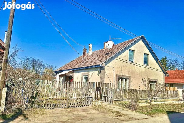 Eladó családi ház Szentlőrinckáta, Petőfi Sándor utca