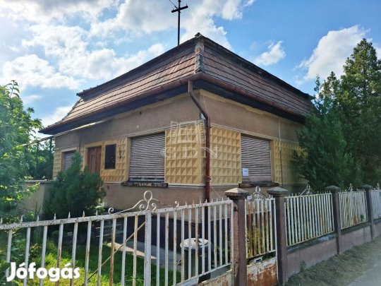 Eladó családi ház Szigetújfalu, Fő út