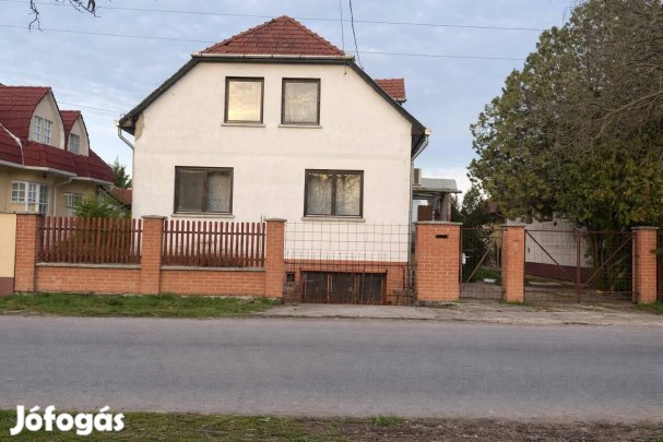 Eladó családi ház Szolnok!
