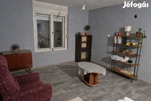 Eladó családi ház Tabon