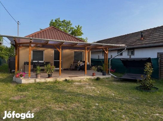 Eladó családi ház Tahitótfalu