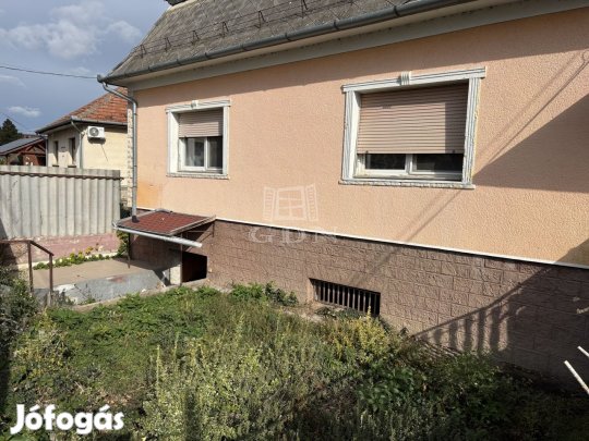 Eladó családi ház Úri, FALUSI CSOKRA IS ALKALMAS!