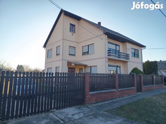 Eladó családi ház Vácszentlászlón