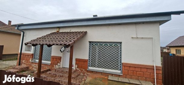 Eladó családi ház Vaján!