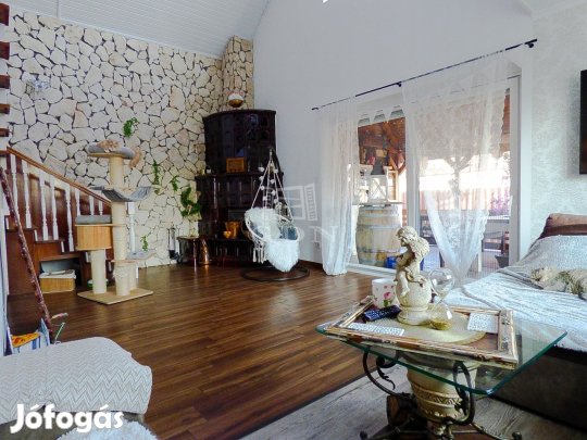 Eladó családi ház Vecsés, Felsőhalom csendes részén