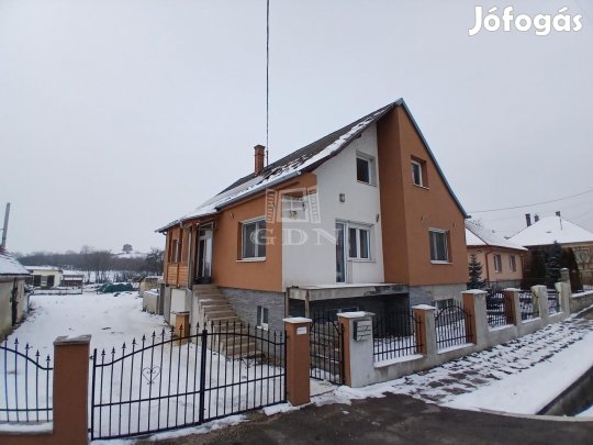 Eladó családi ház Veszprém, Gyulafirátót