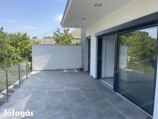 Eladó családi ház, Baja