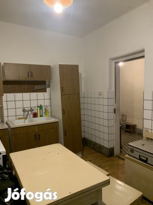 Eladó családi ház, Besenyőtelek