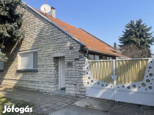 Eladó családi ház, Csávoly