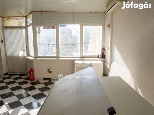 Eladó családi ház  Debrecen Pércsi kertben!