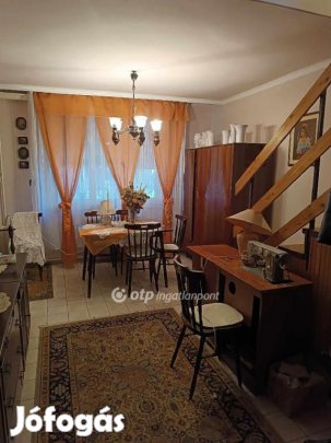 Eladó családi ház, Hajdúhadház belvárosában!