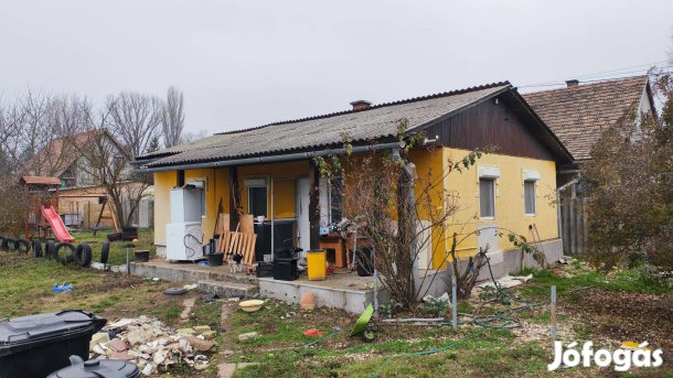 Eladó családi ház, Sülysáp szőlősnyaralói részén