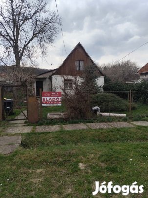 Eladó családi ház, Szárliget