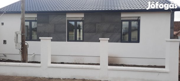 Eladó családi ház, Szolnok