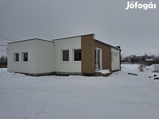 Eladó családi ház, Szolnok