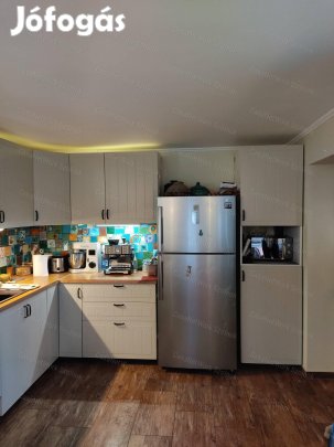 Eladó családi ház, Törtel