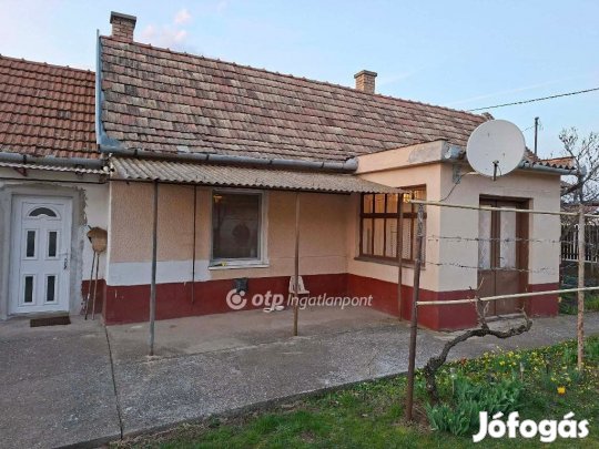 Eladó családi ház, közvetlen a Lidl mögötti részen Hajdúböszörményben