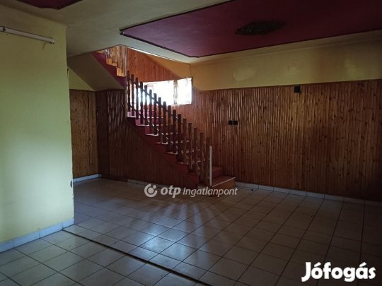 Eladó családi ház, sorházban Tiszavasváriban!