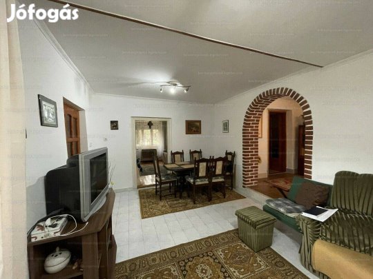 Eladó családi ház a Bodrog partján!