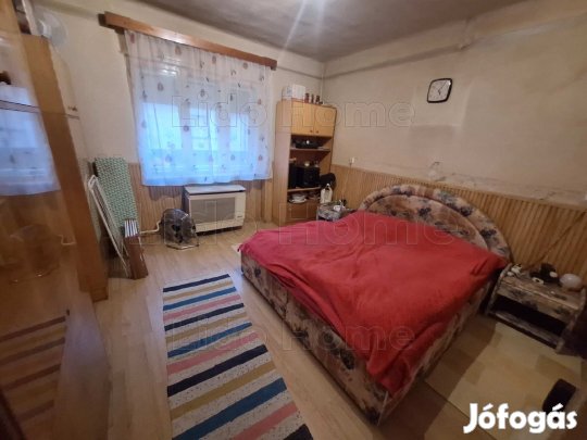 Eladó családi ház csendes környéken Kaposvár! Belváros 10 perc!