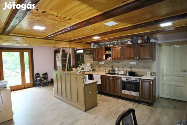 Eladó családi ház hatalmas kerttel Veszprémgalsán