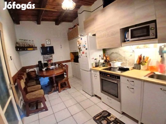 Eladó családi ház hatalmas telekkel