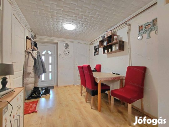 Eladó családi házat Cegléd Újvároson!