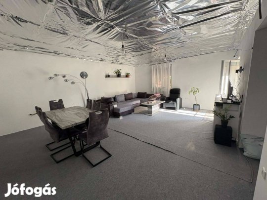 Eladó családiház Cegléden