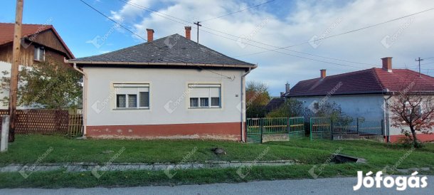 Eladó családiház Zalalövőn a nyugati határhoz közel