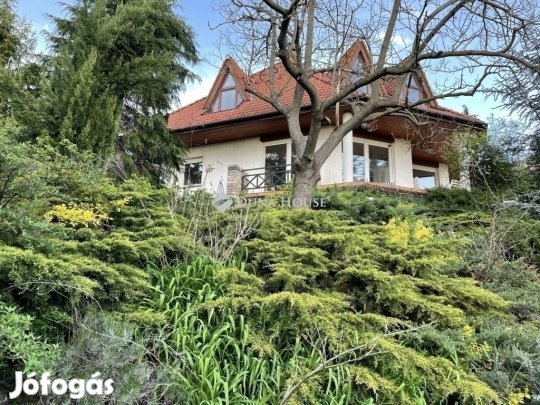 Eladó csodálatos panorámás családi ház Gödöllőn a Blahán