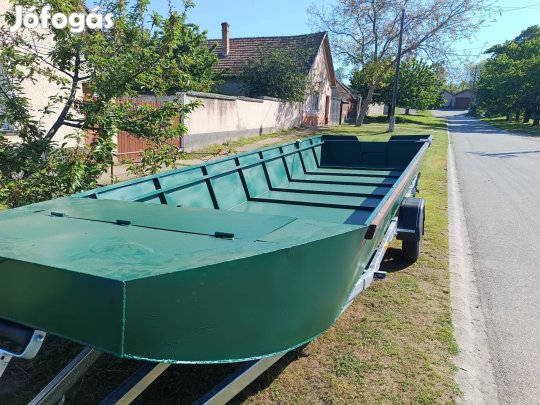 Eladó csónak 