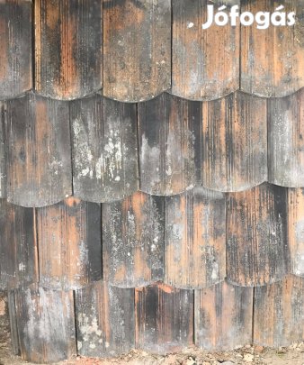 Eladó darabonként válogatott hornyolt hódfarkú cserép 750db Bp-en