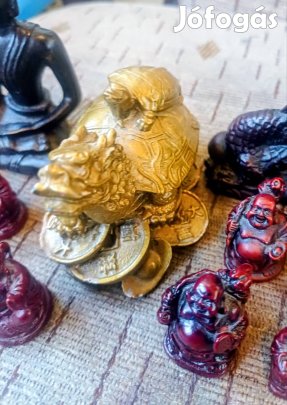Eladó dísztárgyak egyben 2000ft