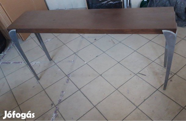 Eladó dohányzó asztal és keskeny magas asztal pár