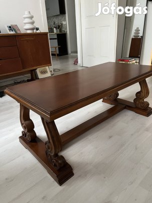Eladó dohányzóasztal