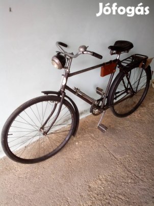 Eladó egy 1970 es gyátúsú  veterán túra Csepel férfi 28 as kerékpár 